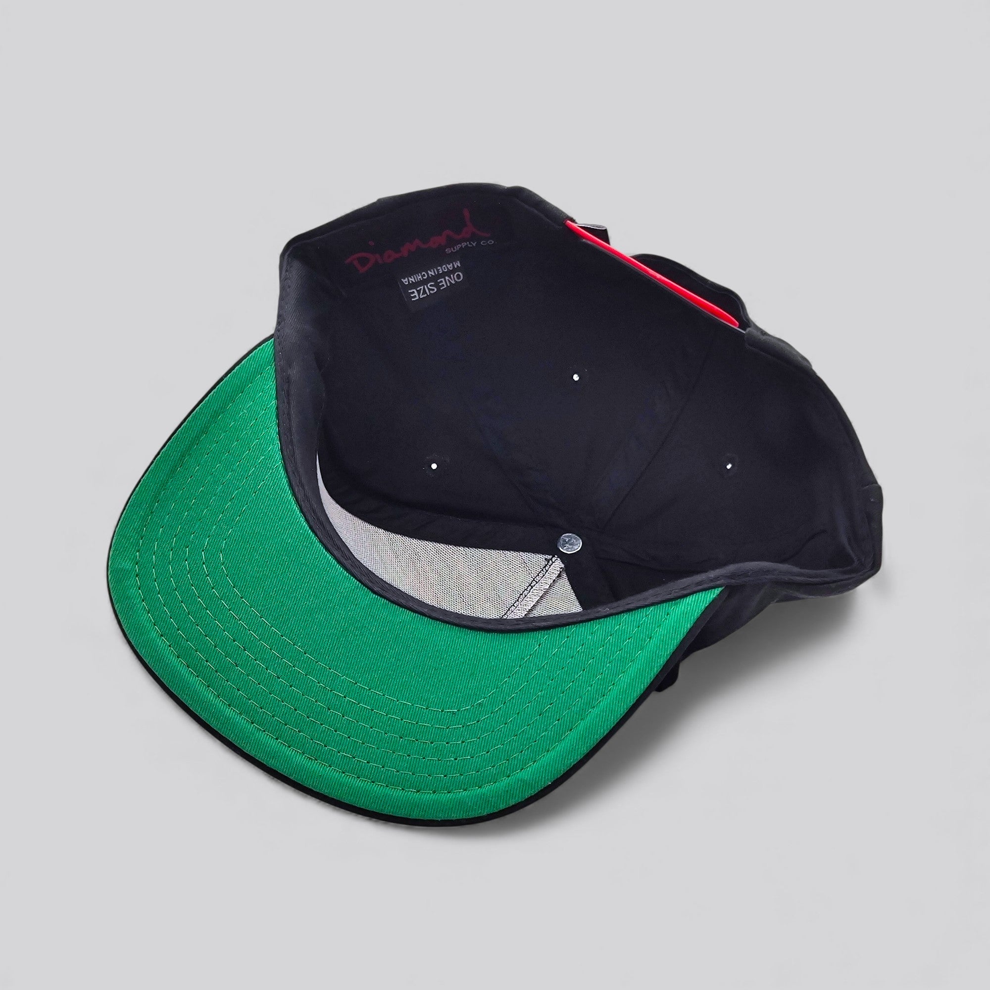 DIAMOND BLACK-RED SNAPBACK